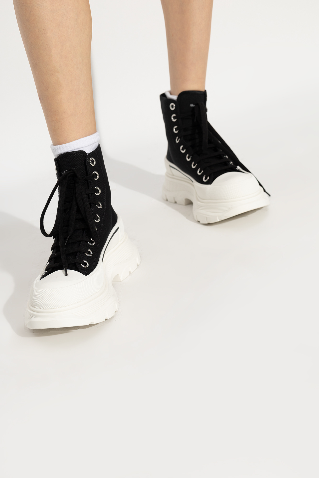 Alexander mcqueen shop high top trainers